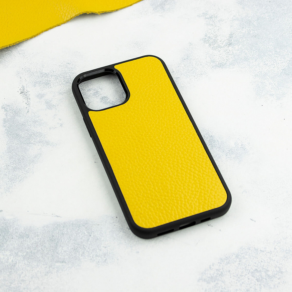 желтый чехол из кожи для iphone